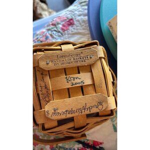 Vintage 2005 Dresden, small basket RARE ,signed by Jerry and Judy longaberger  n